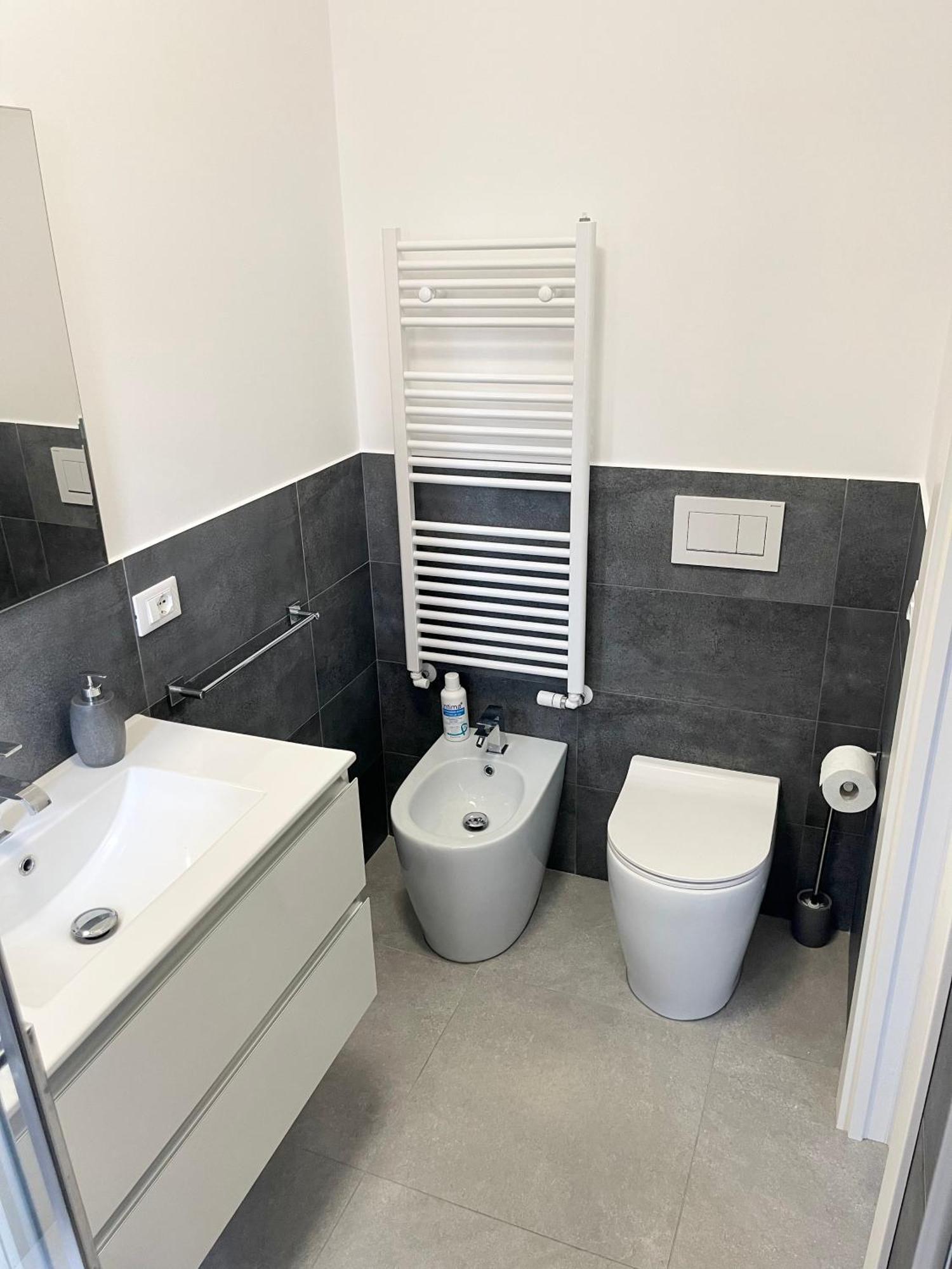 Deluxe Apartment Self Check In Parking ジェノヴァ エクステリア 写真
