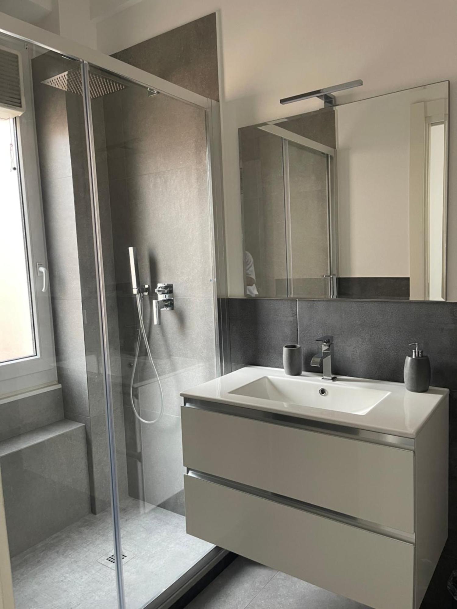 Deluxe Apartment Self Check In Parking ジェノヴァ エクステリア 写真